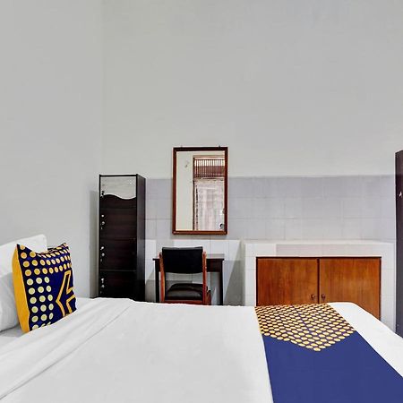 Oyo Life 90539 Taman Borobudur Guest House Syariah Blimbing  ภายนอก รูปภาพ