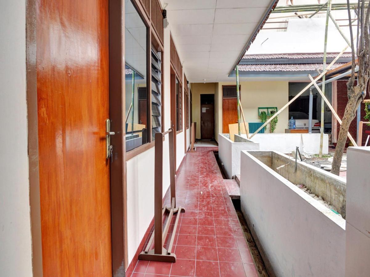 Oyo Life 90539 Taman Borobudur Guest House Syariah Blimbing  ภายนอก รูปภาพ