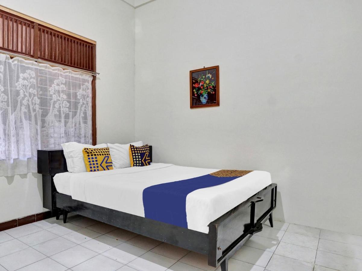 Oyo Life 90539 Taman Borobudur Guest House Syariah Blimbing  ภายนอก รูปภาพ