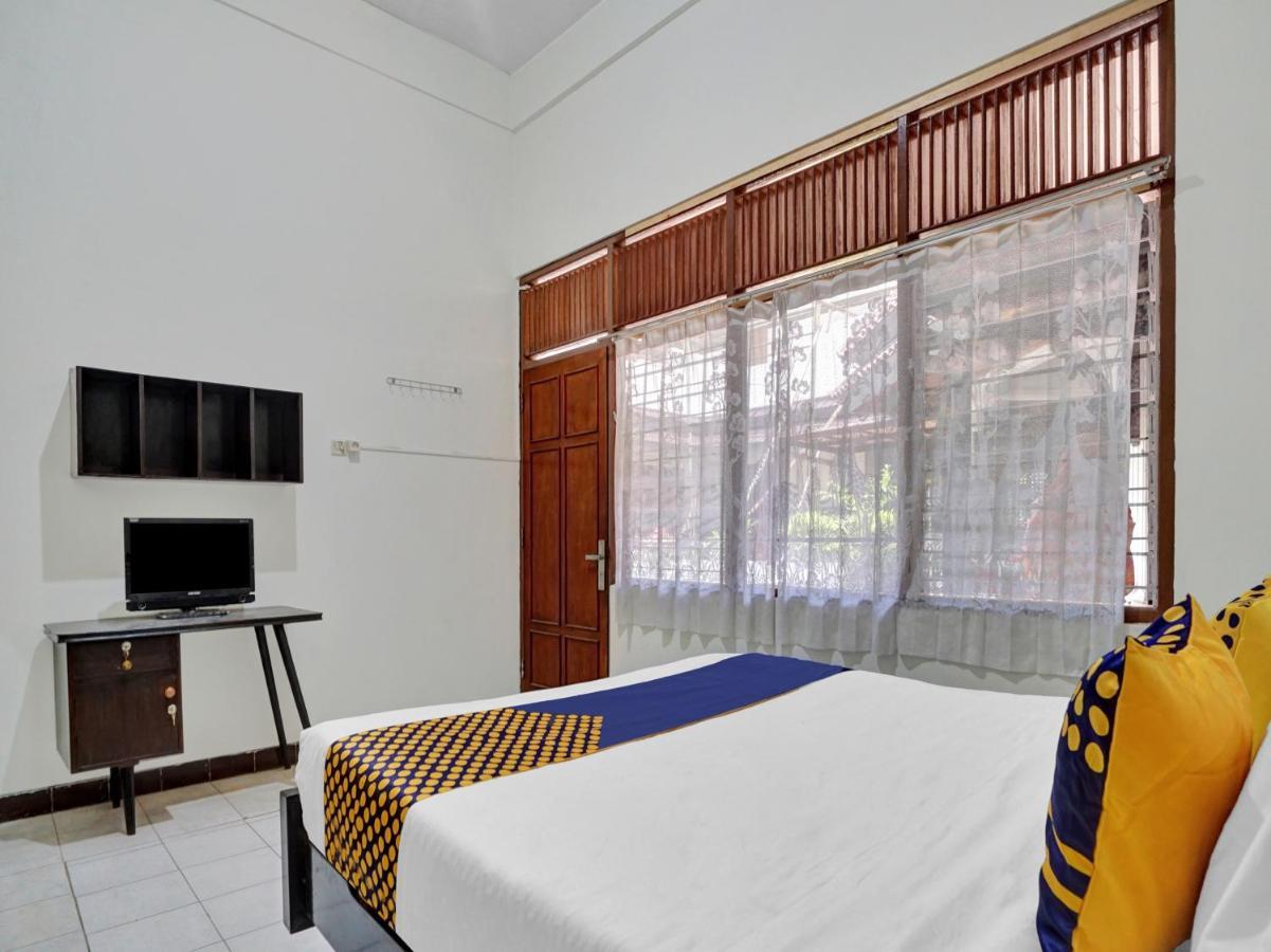 Oyo Life 90539 Taman Borobudur Guest House Syariah Blimbing  ภายนอก รูปภาพ