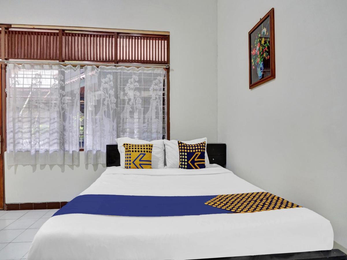 Oyo Life 90539 Taman Borobudur Guest House Syariah Blimbing  ภายนอก รูปภาพ