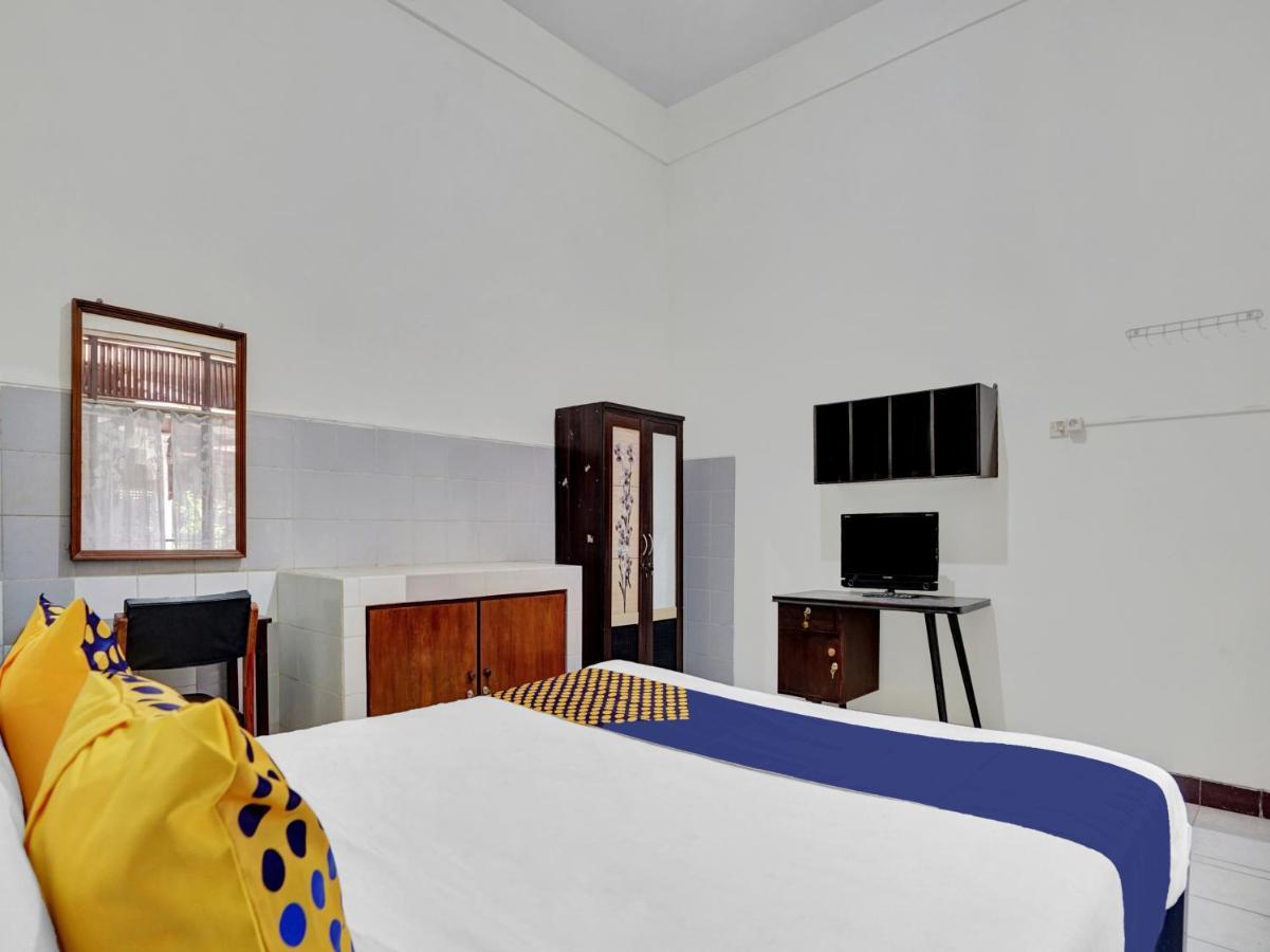 Oyo Life 90539 Taman Borobudur Guest House Syariah Blimbing  ภายนอก รูปภาพ