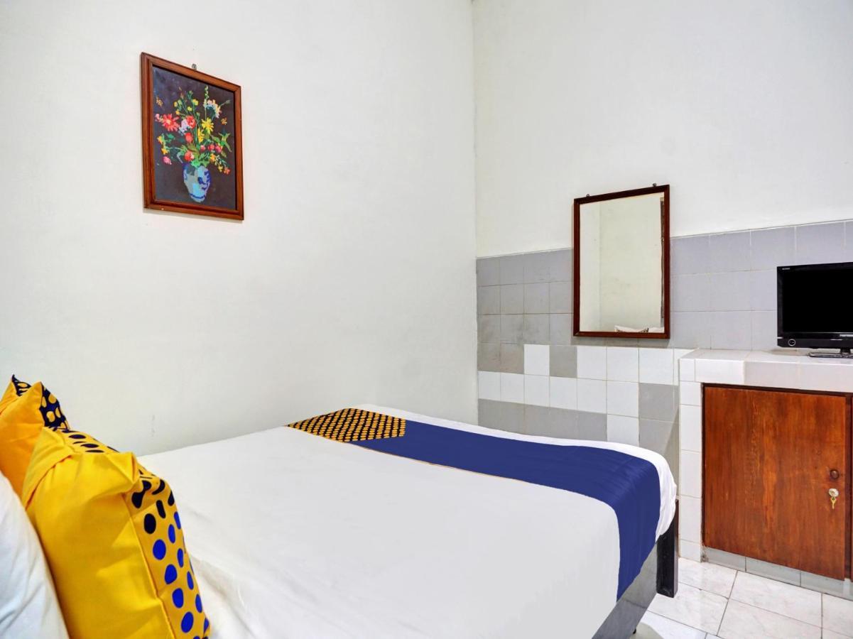 Oyo Life 90539 Taman Borobudur Guest House Syariah Blimbing  ภายนอก รูปภาพ